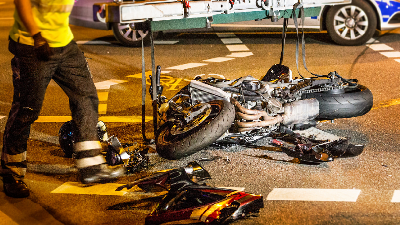 Advogado explica auxílio-acidente após acidente de moto