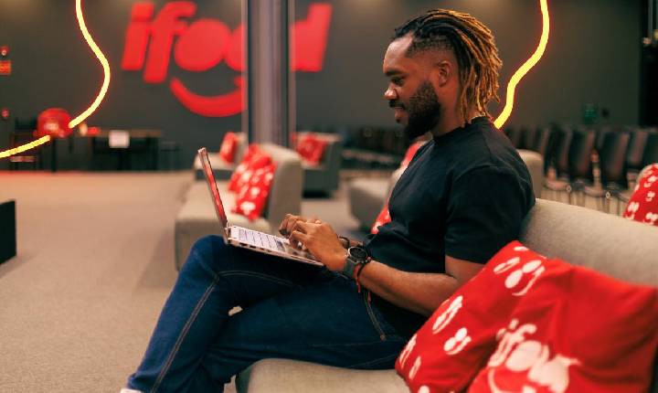 Na era da IA, iFood valoriza trabalho humano com educação