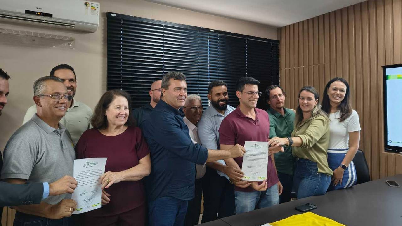 Prefeito assina ordem de serviço para construção do novo Lar dos Idosos em Primavera do Leste