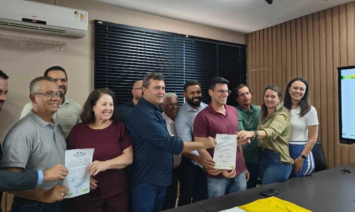 Prefeito assina ordem de serviço para construção do novo Lar dos Idosos em Primavera do Leste