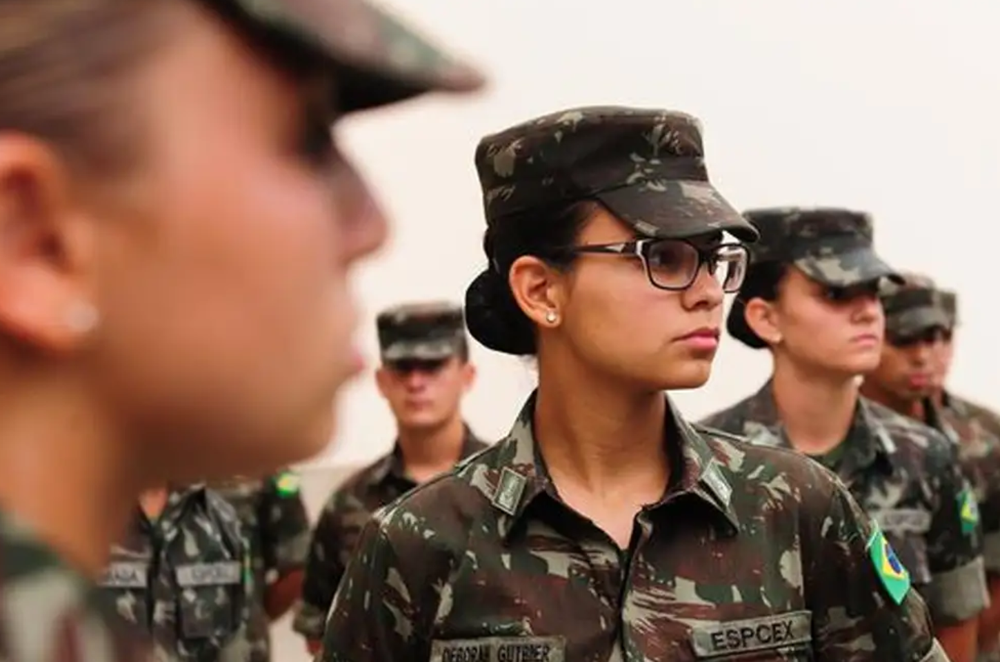 Mulheres Poderão se Alistar Voluntariamente no Serviço Militar a Partir dos 18 Anos