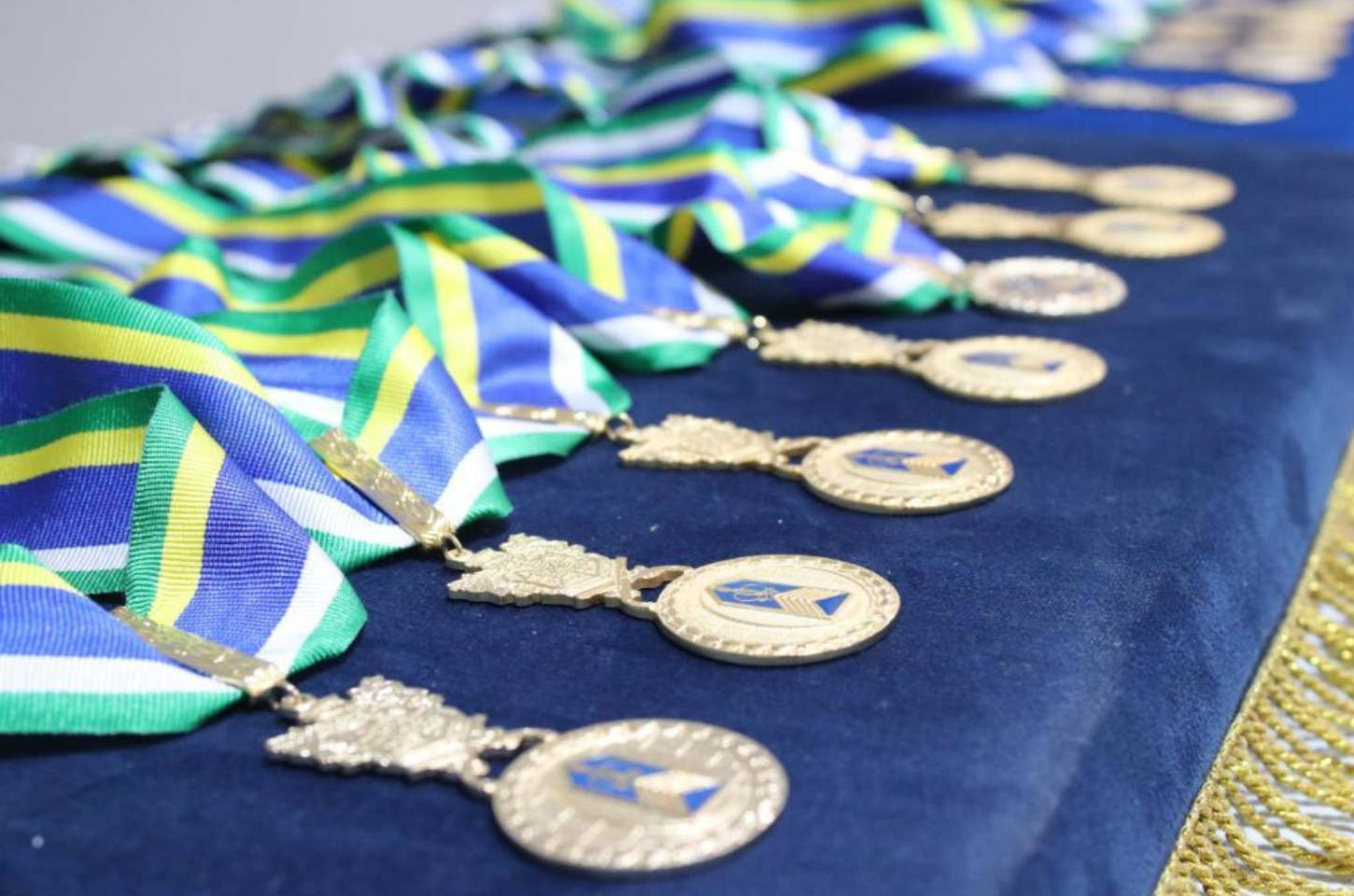 Polícia Militar entrega medalhas da Ordem 
