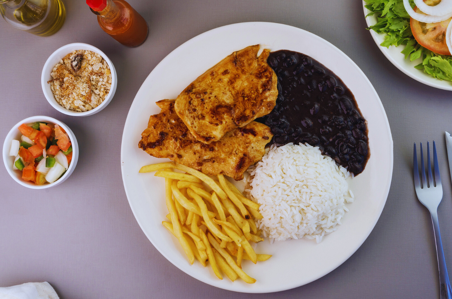 Prato comercial é 62% mais barato do que refeição à la carte no Brasil