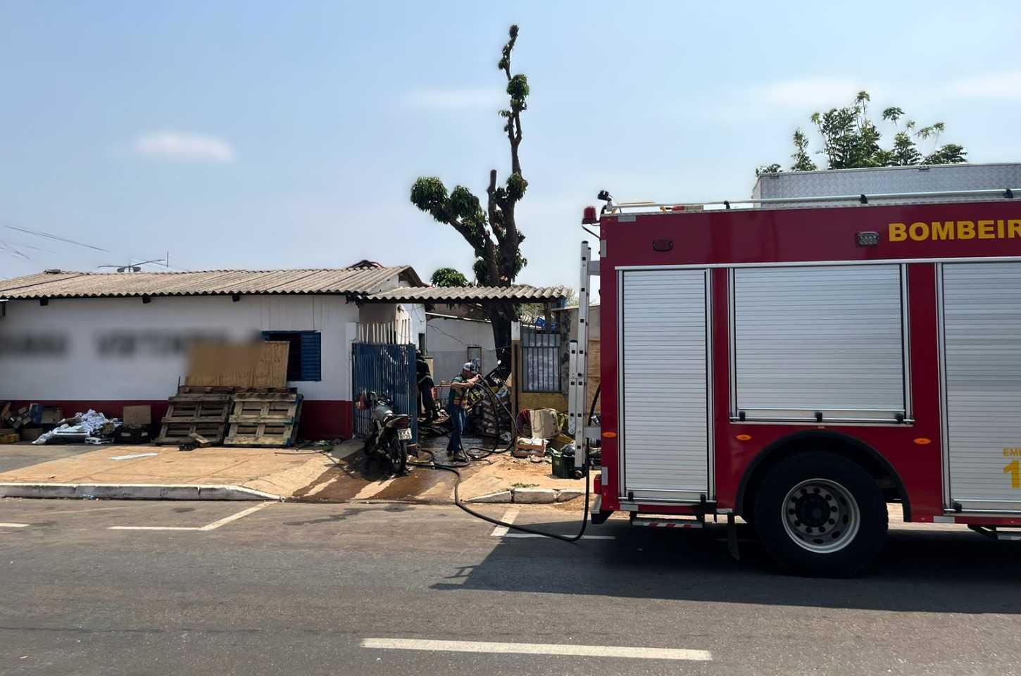 Incêndio atinge loja de frutas e verduras em Primavera do Leste MT