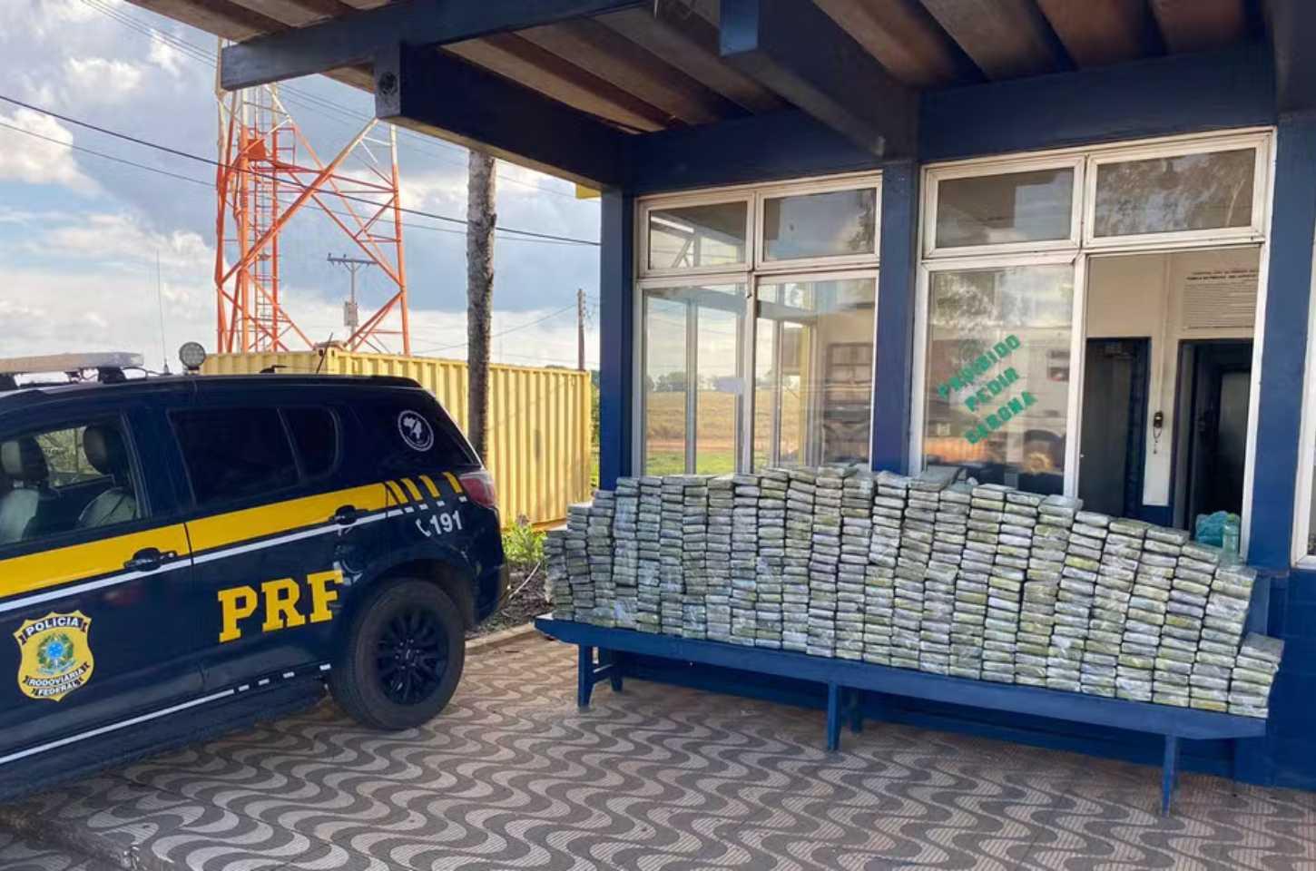 Motorista Preso Quando Transportava 460 kg de Cocaína