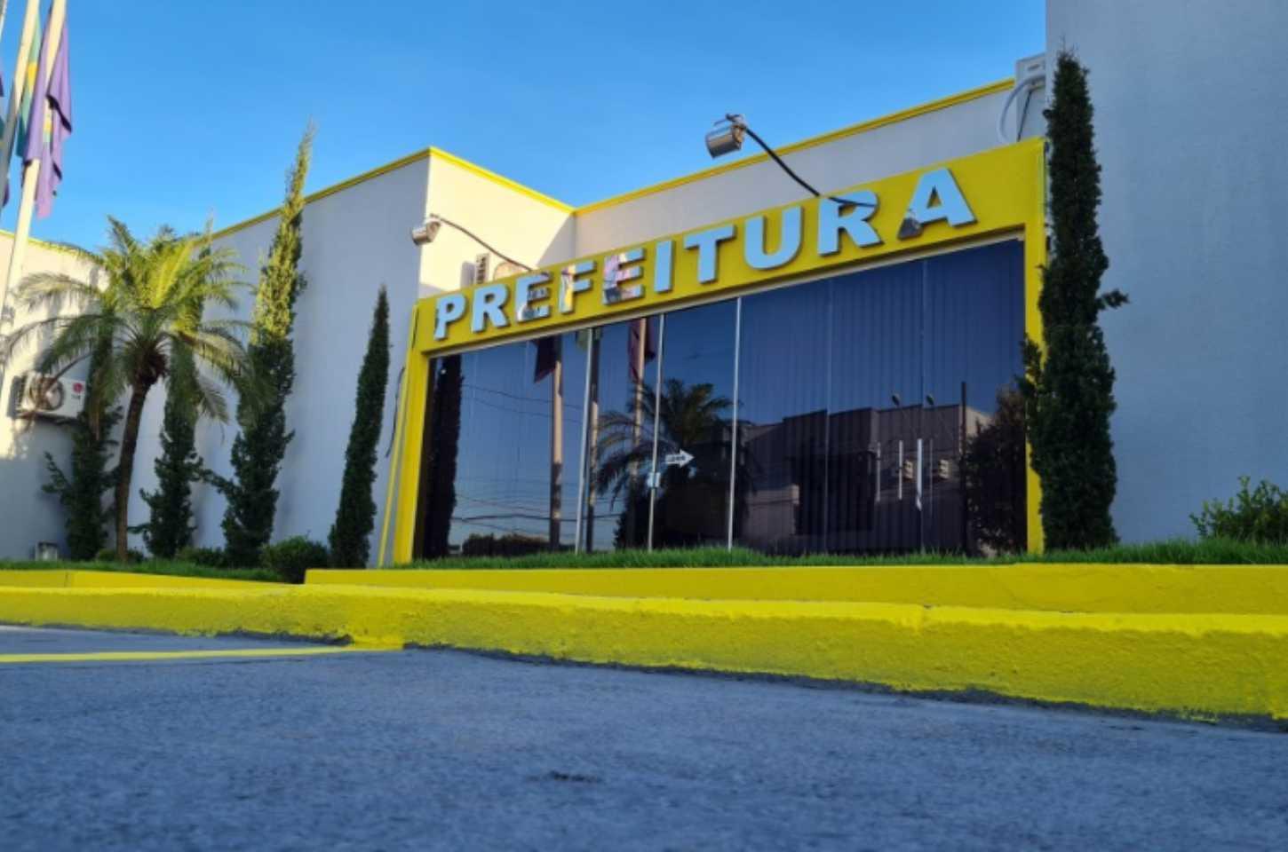 Ex-candidata a vereadora morre prensada por prateleira dentro da Prefeitura