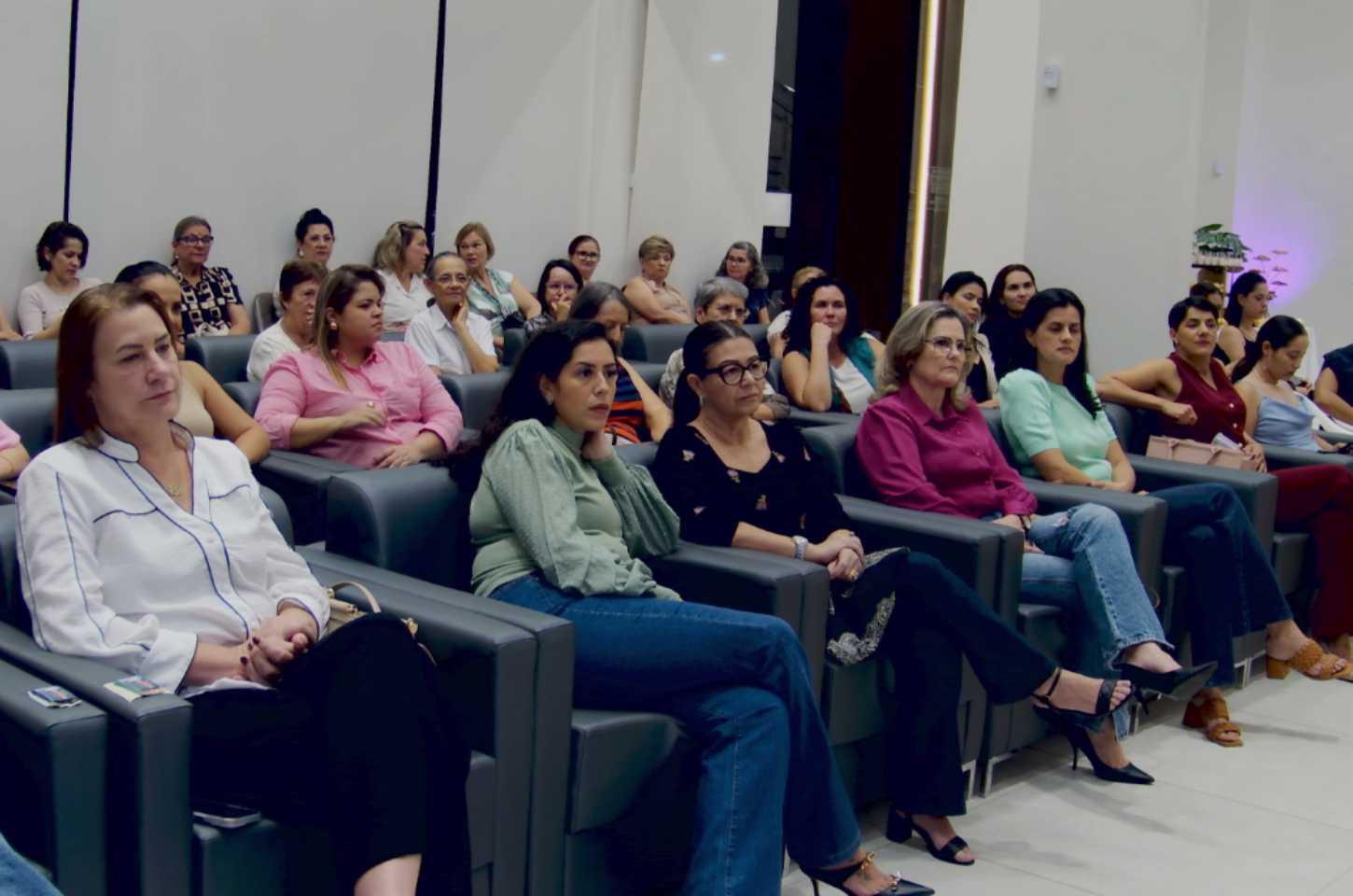 🌸 Saúde da Mulher 40+: Palestra no Instituto da Visão destaca menopausa, bem-estar e autonomia feminina