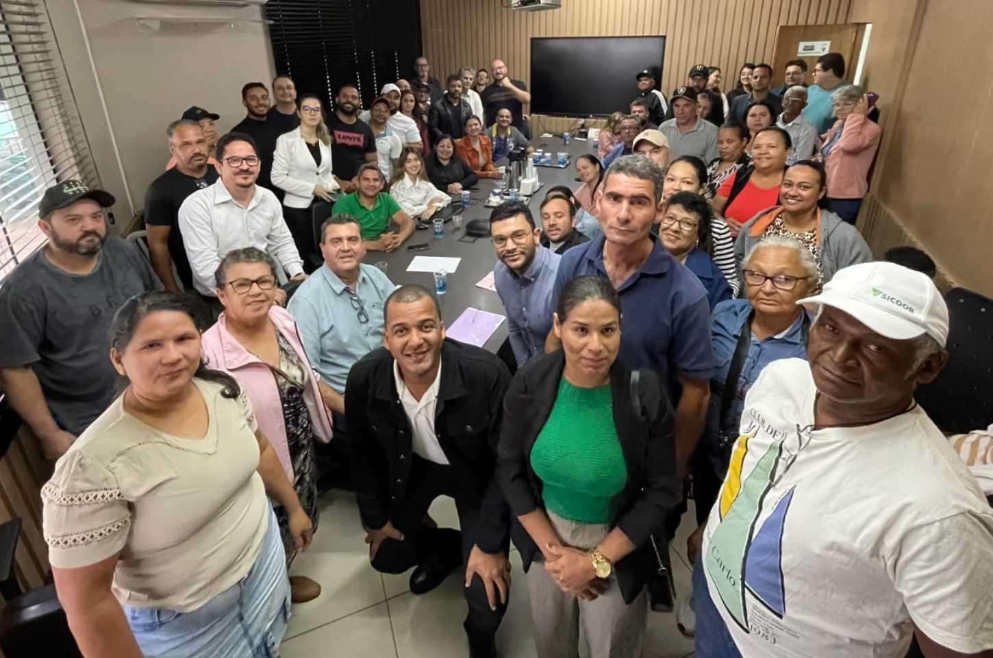 📢Prefeito de Primavera do Leste recebe ambulantes e promete buscar solução legal para regularização