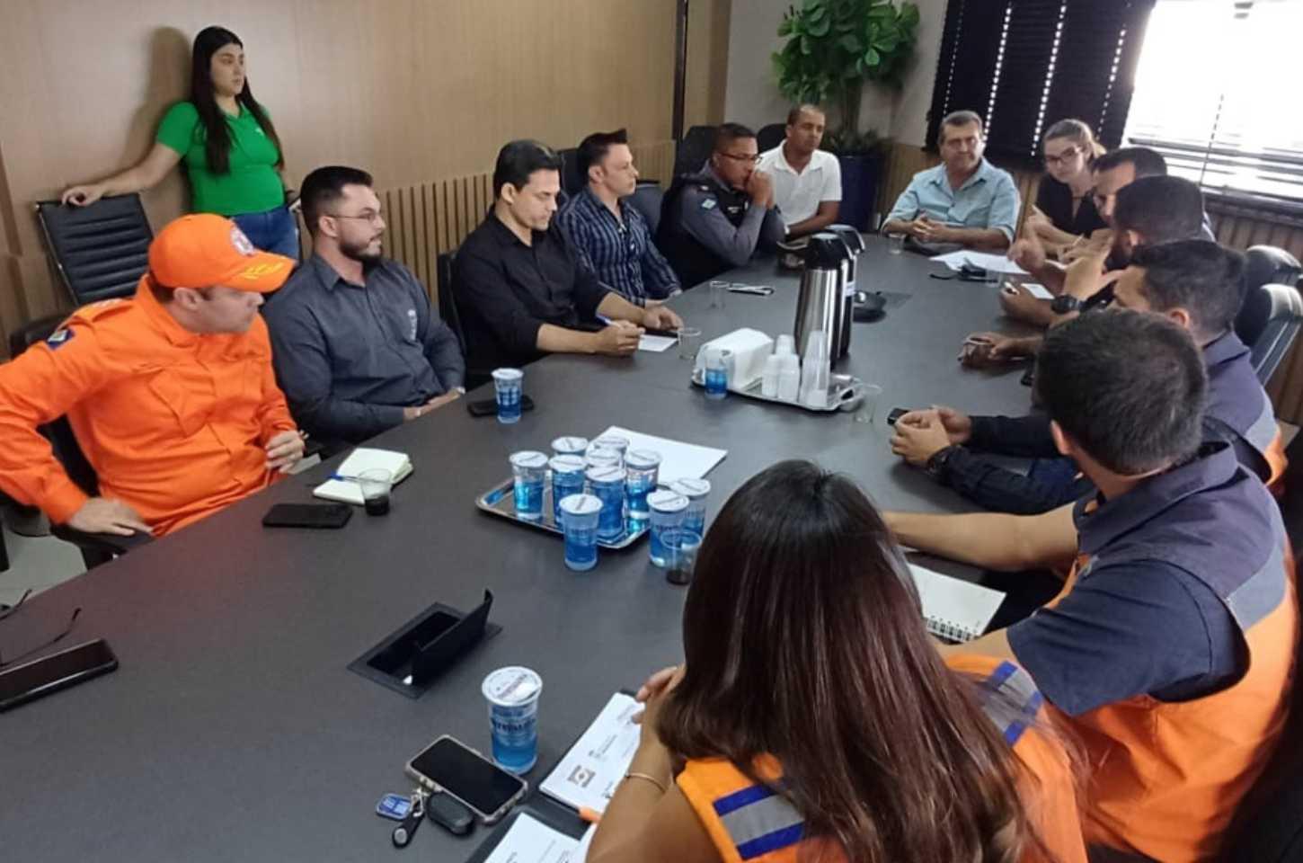 Prefeitura de Primavera do Leste define estratégias para combater incêndios