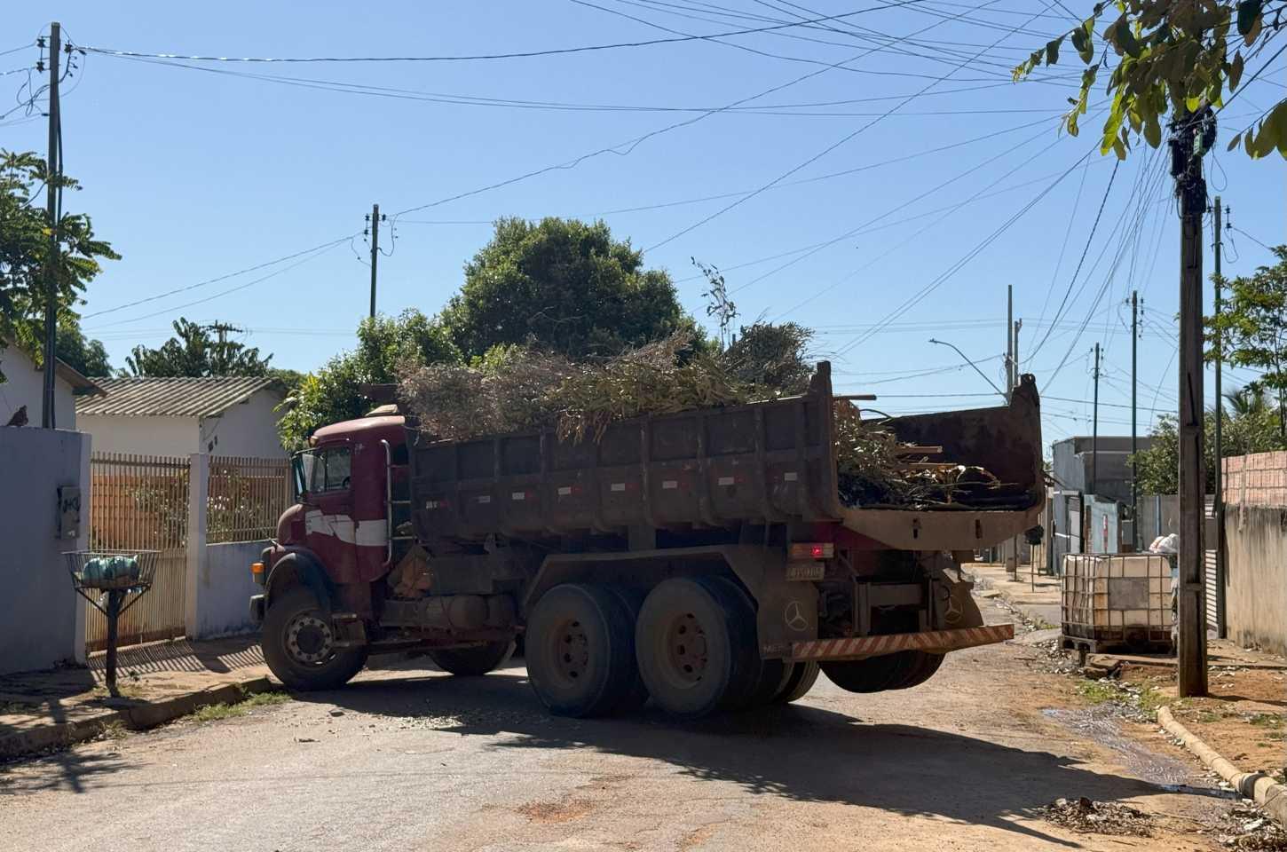 🚛Prefeitura de Primavera do Leste inicia segunda etapa do mutirão 