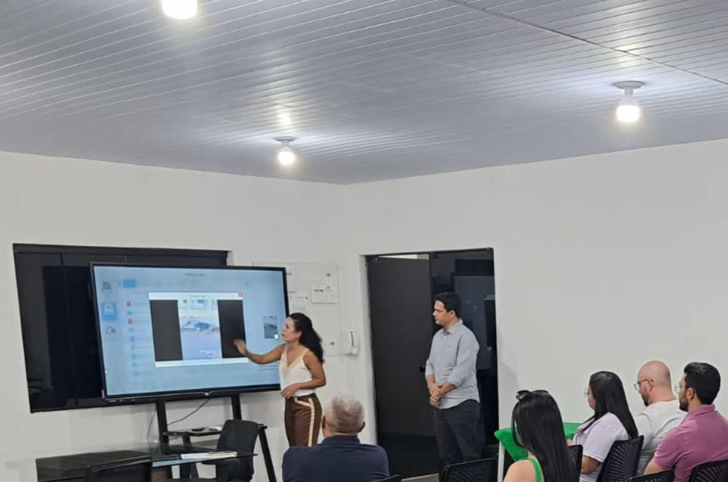 🌐 Lei de Limpeza de Fiação em Primavera do Leste: Empresas e Poder Público Alinham Ações para Retirada de Cabos Abandonados