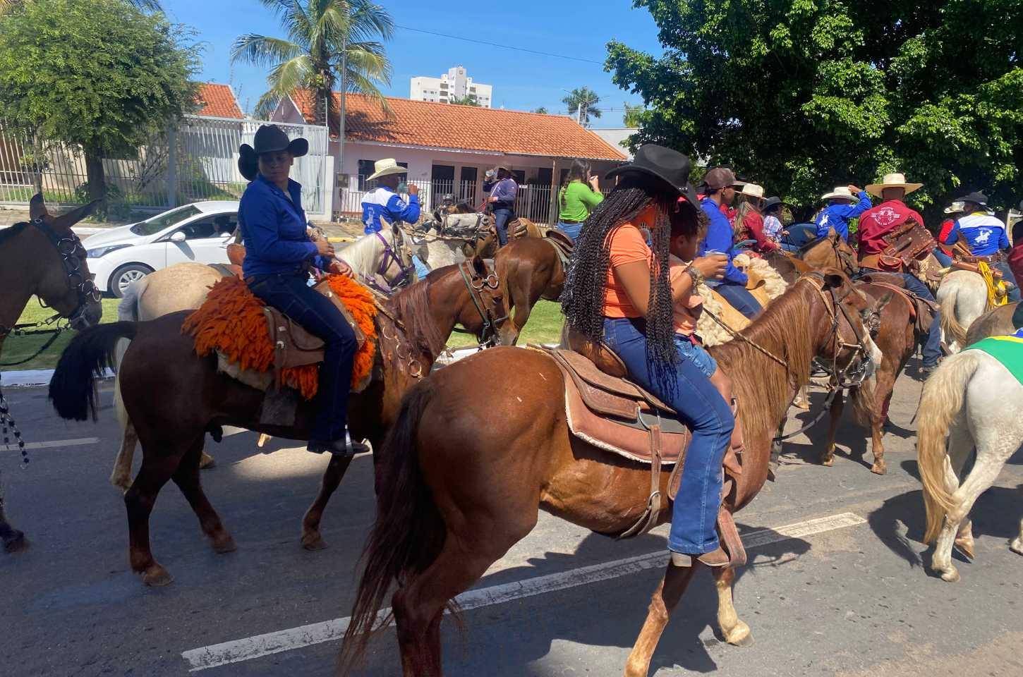 Primavera do Leste Celebra o Dia do Trabalhador com Tradicional Cavalgada e Confraternização